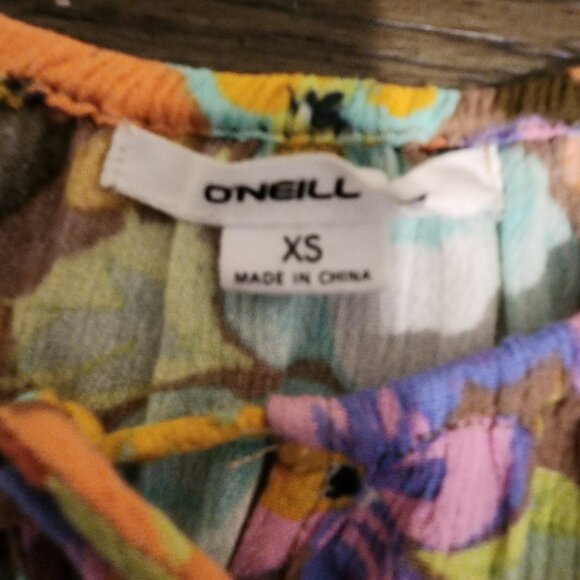 O’Neill RAJA MULTI FLORAL TOP NWT Purple XS - Picture 5 of 8